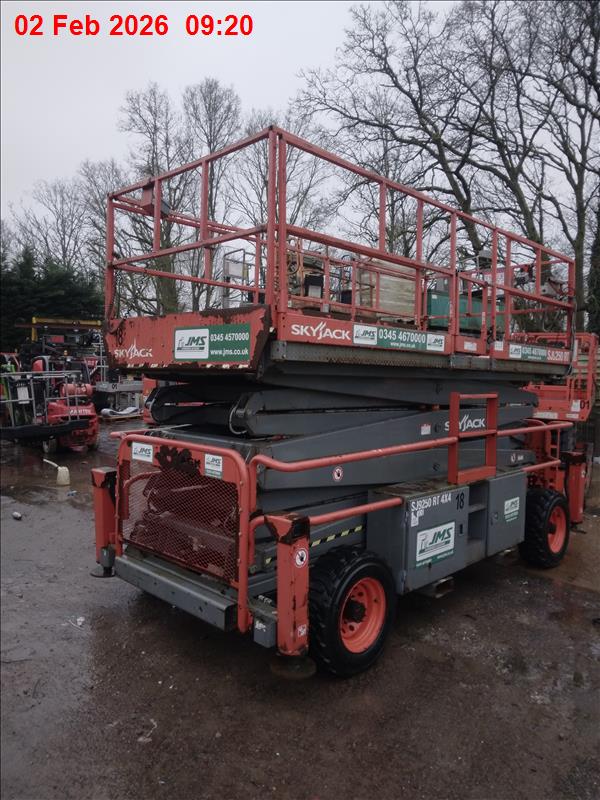 SKYJACK 9250 DIESEL SCISSOR